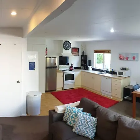 Central Cozy House - 10 Min Walk To Town